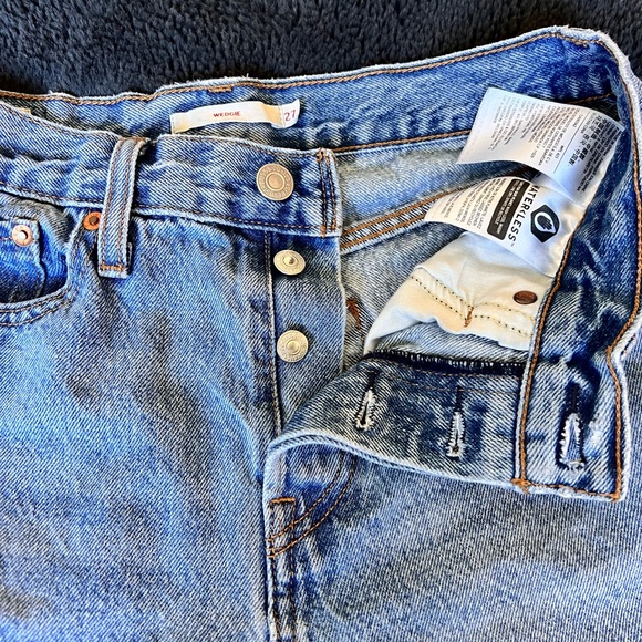 Levi’s Wedgie jeans short long inseam - Picture 5 of 10